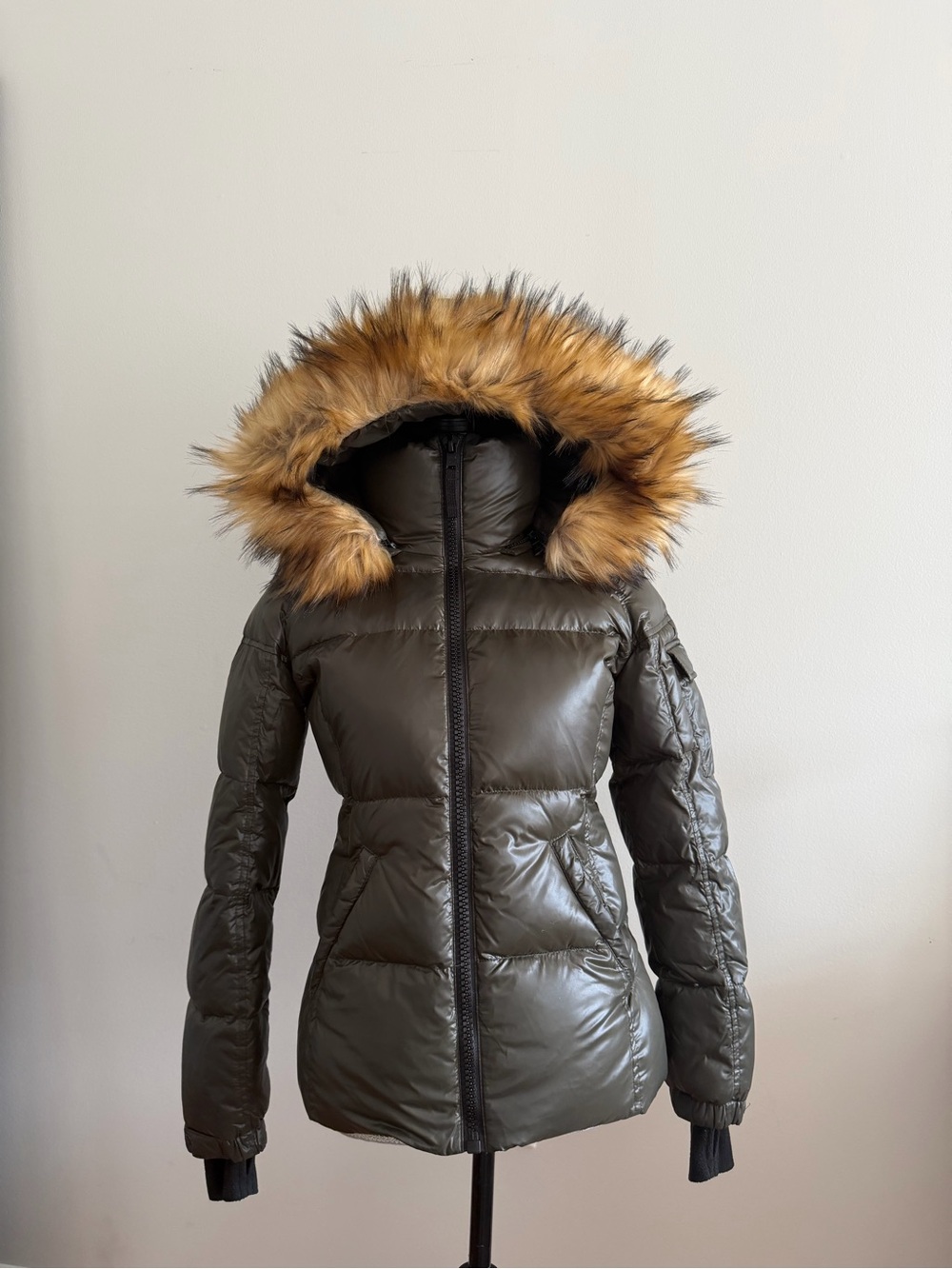 S13 New York Glossy Puffer Jacket Faux Fur Hood XS